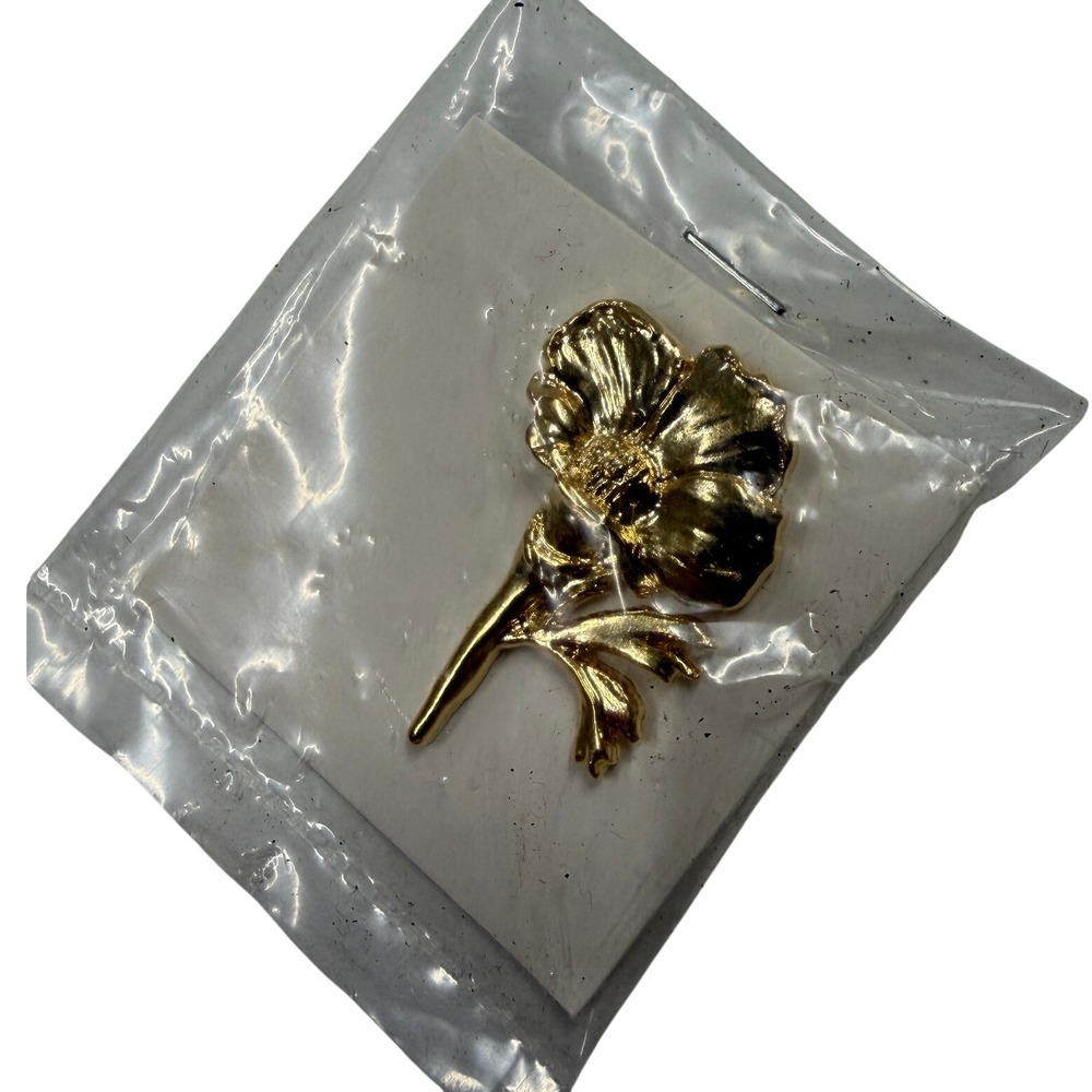 Vintage Gold Tone Flower Brooch Pin Floral Botanical Lapel Accessory